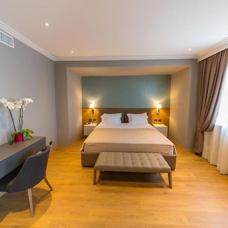 Butrinti Hotel Sarandë Eksteriør billede