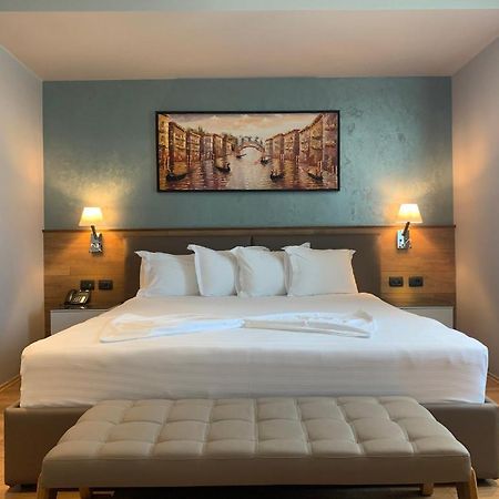 Butrinti Hotel Sarandë Eksteriør billede