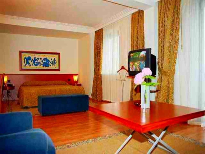 Butrinti Hotel Sarandë Eksteriør billede